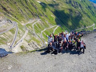 Grupo de motos de Hispania Tours en el Paso del Stelvio