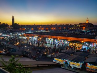 Puesta de sol con la mezquita de Koutoubia en Marrakech