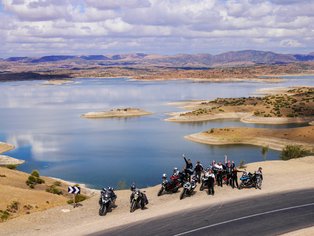 Motorcycle group at the Oum Er-Rbia dam