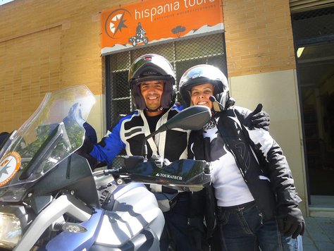 [Translate to Castellano:] Kunden von Hispania Tours in Barcelona bei Motorradmiete