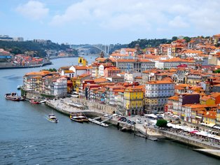 Porto, und seine Flussufer am Tejo