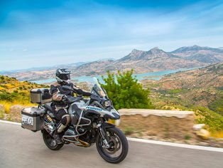 Motorradfahrer am Puerto de las Palomas