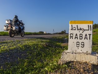 Motorradfahren in Marokko am Weg nach Rabat