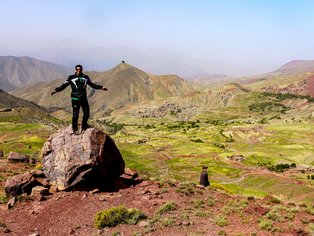 Pueblo de bereberes en las montañas del Atlas