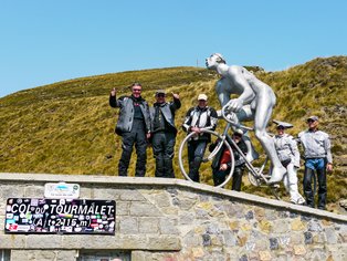 Grupo de motos de Hispania Tours en el Col du Tourmalet